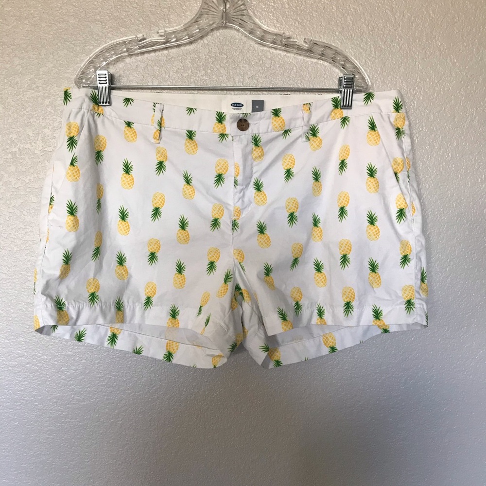 Old Navy pineapple print 16 shorts